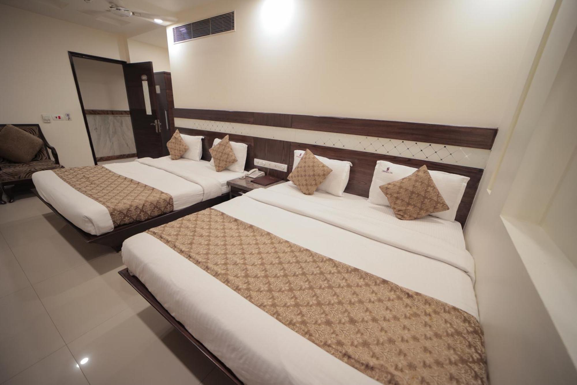 Hotel Stay Well Dx Ню Делхи Екстериор снимка