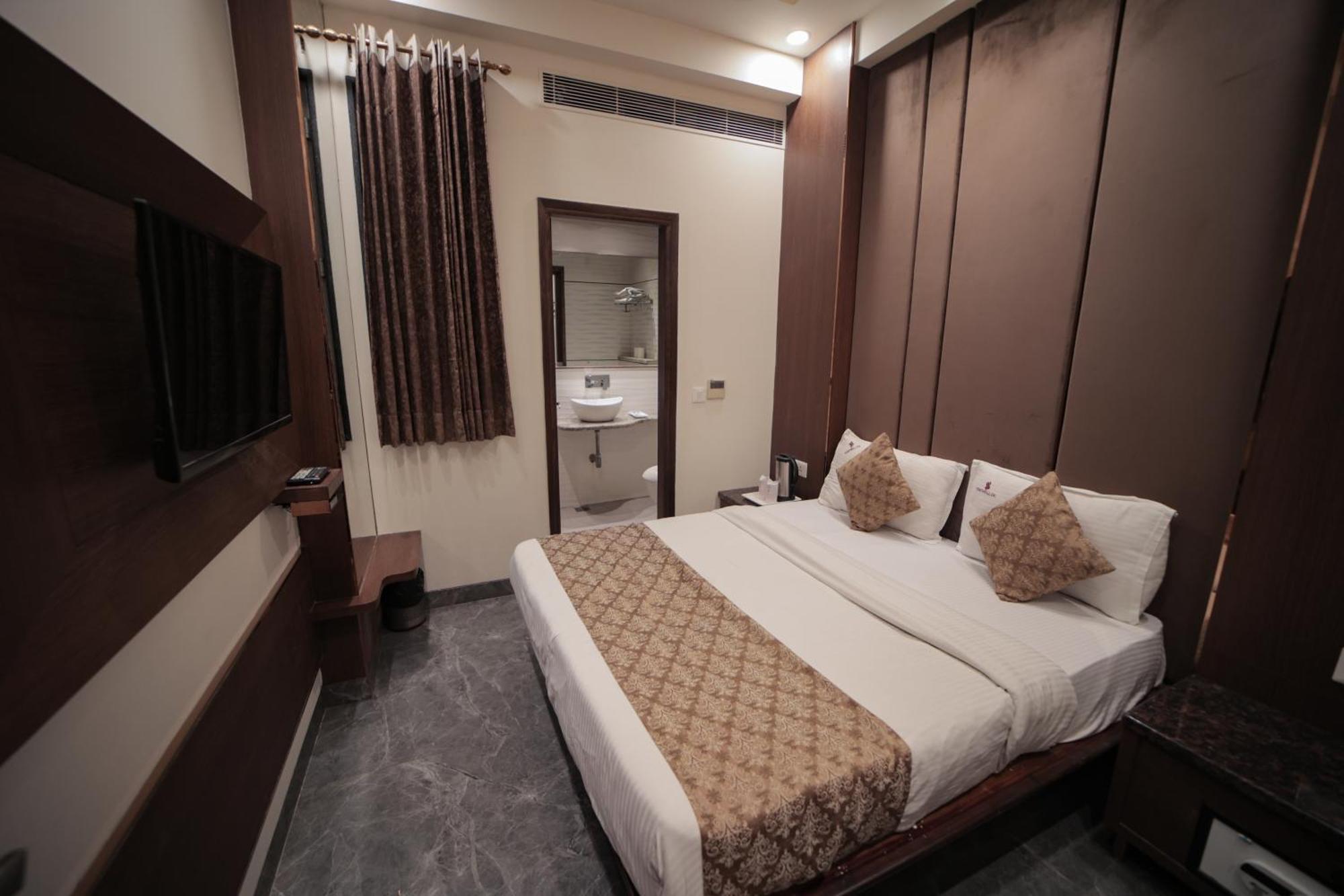 Hotel Stay Well Dx Ню Делхи Екстериор снимка