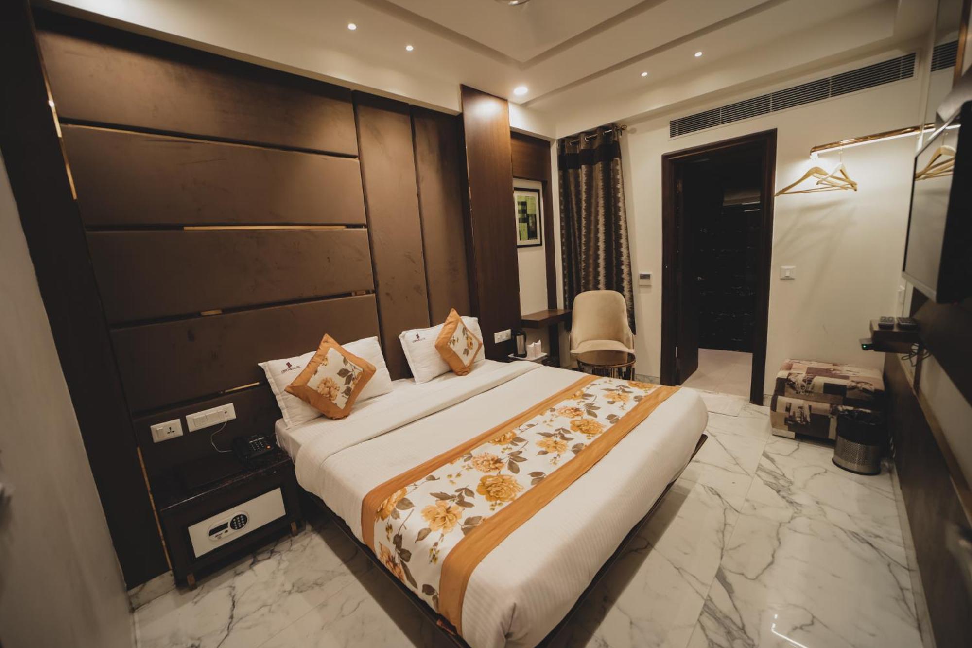 Hotel Stay Well Dx Ню Делхи Екстериор снимка