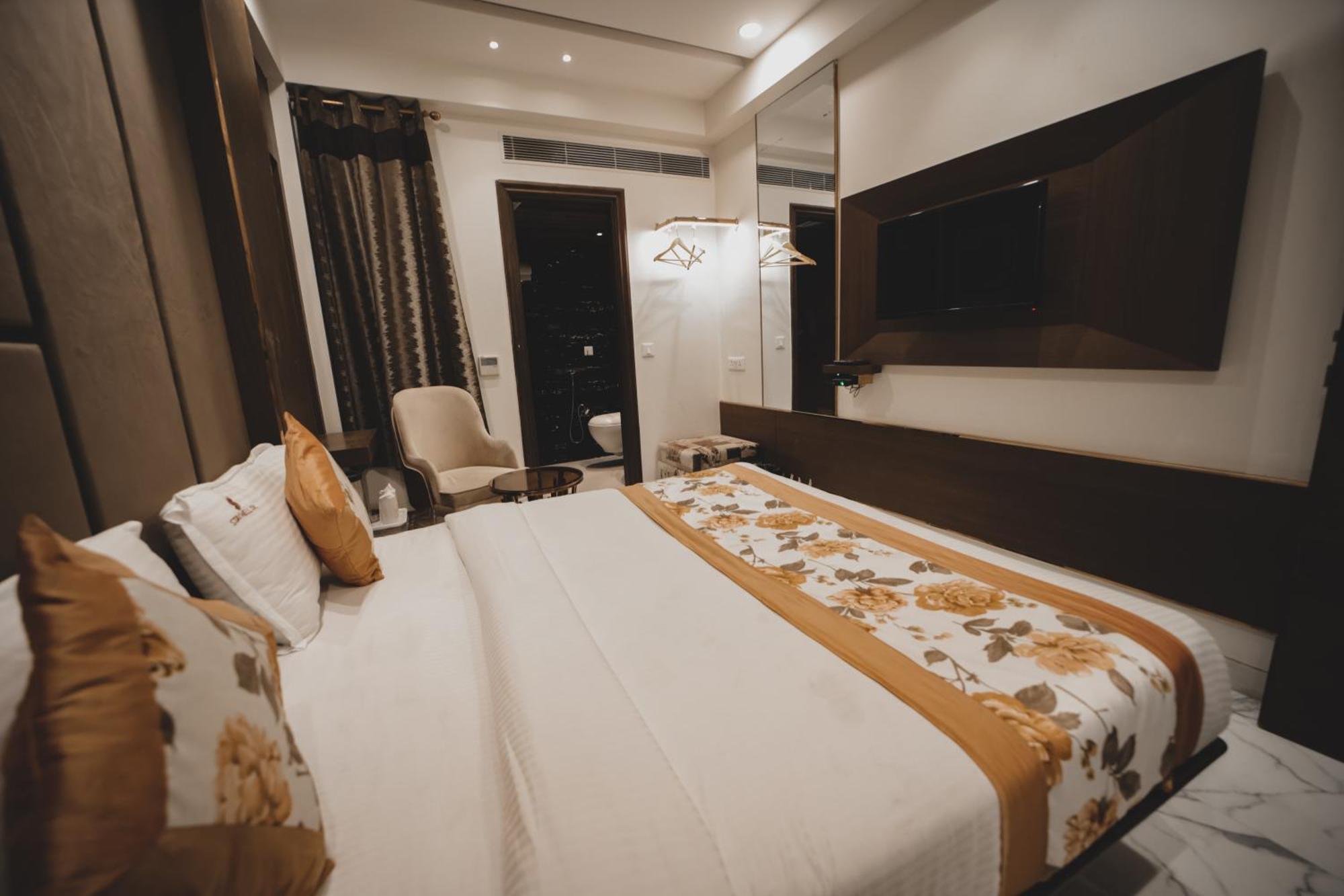Hotel Stay Well Dx Ню Делхи Екстериор снимка