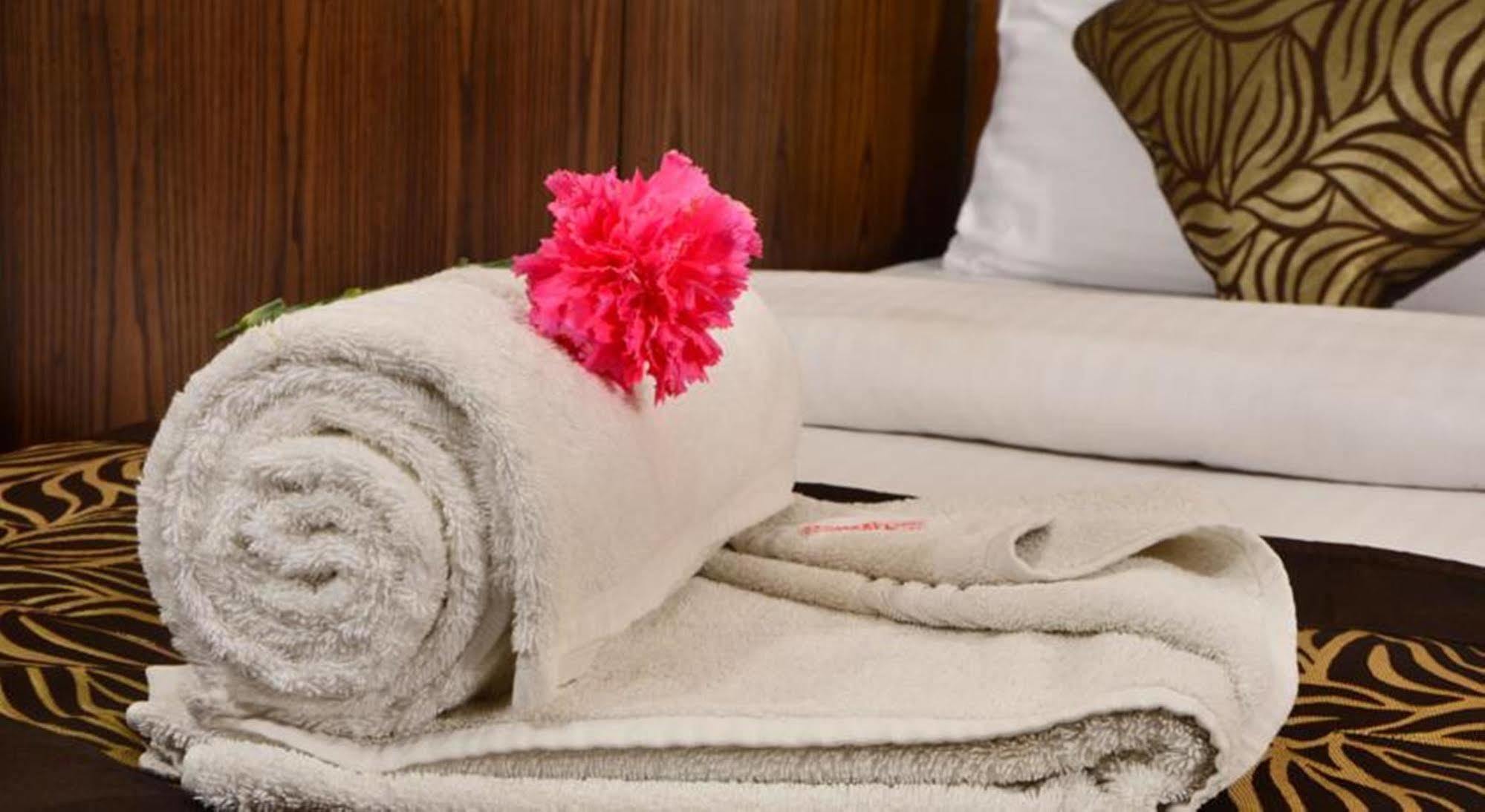 Hotel Stay Well Dx Ню Делхи Екстериор снимка