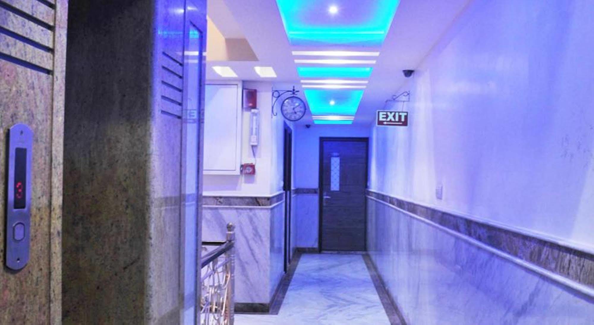 Hotel Stay Well Dx Ню Делхи Екстериор снимка
